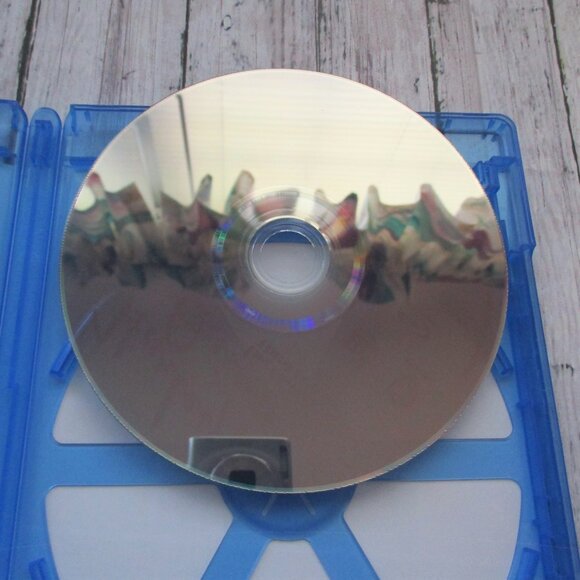 Harley Quinn The Complete Third Season Anime Blu-Ray Movie and Case - Picture 3 of 4